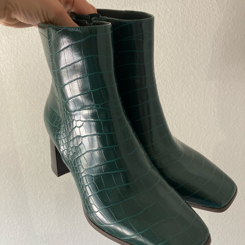 Never worn INC heels